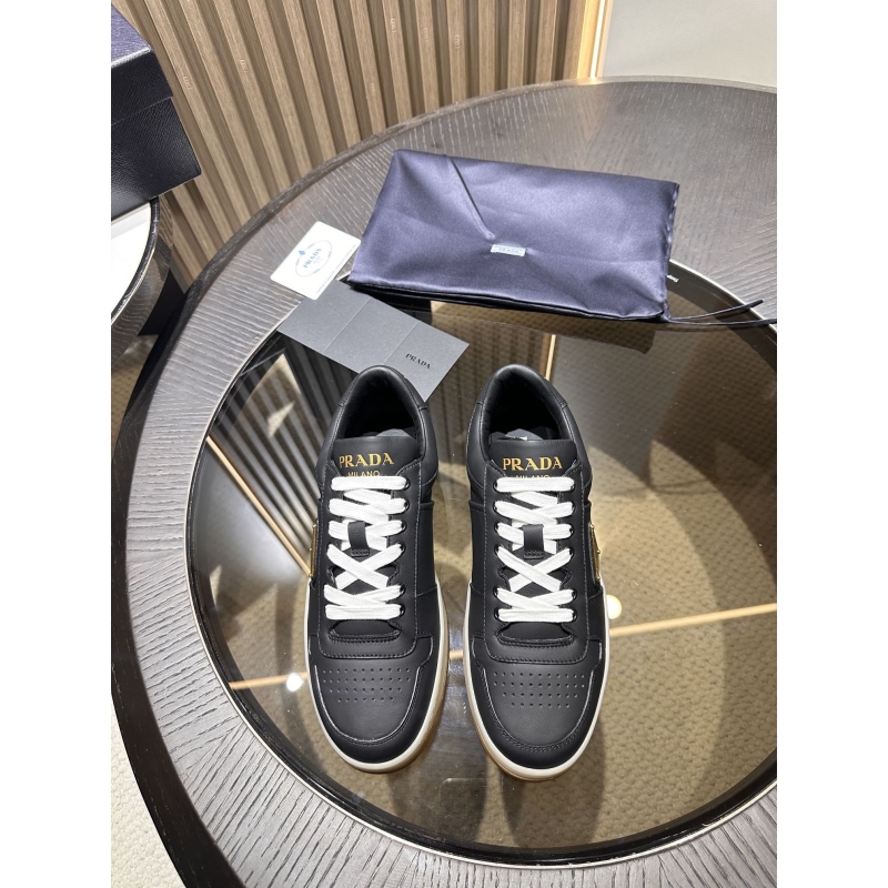 Pra*a casual shoes